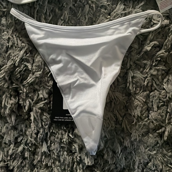 Bathing suit ( top and bottom) - Picture 3 of 5